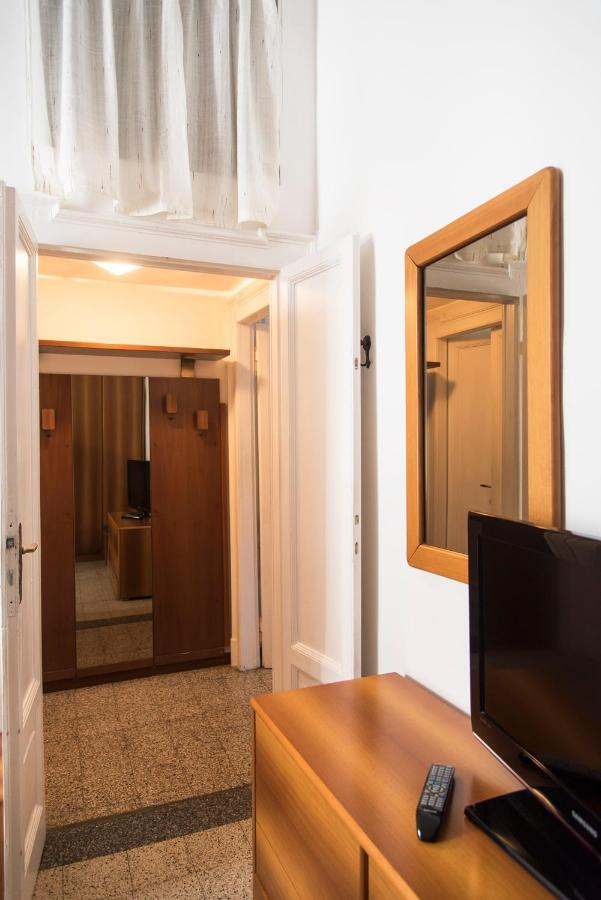 Peaceful Court Apartment In Shopping District 밀라노 외부 사진