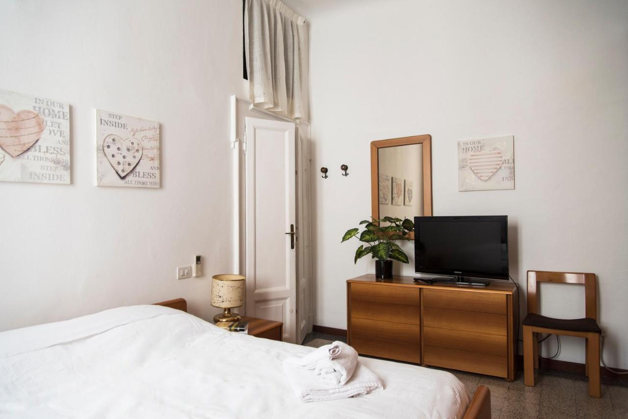 Peaceful Court Apartment In Shopping District 밀라노 외부 사진
